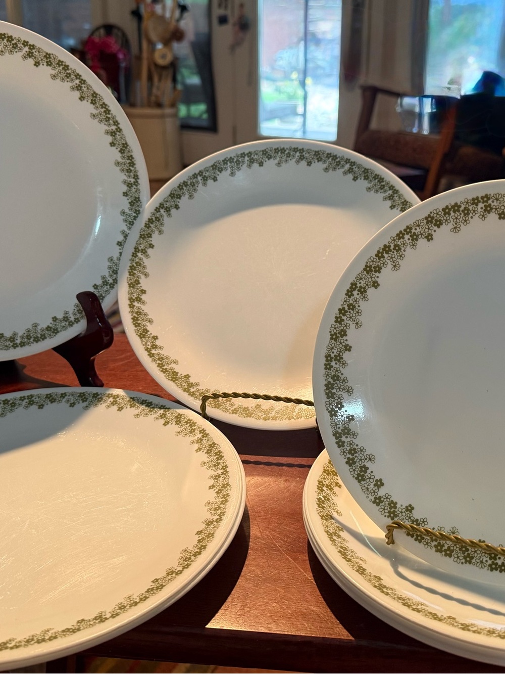 Corelle Corning Spring Flower /Crazy Daisy 4-8.5" Salad & 4- 10” Donner plates